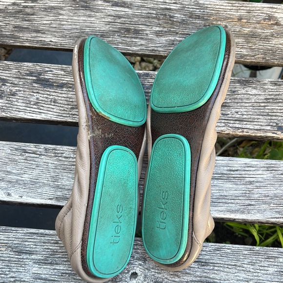 TIEKS  Taupe Ballet Flats women’s size 8 - Picture 13 of 16